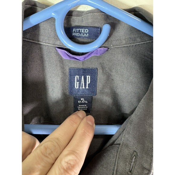 Men's XL Gray Solid Gap Button-Up Dress Shirt - Stylish Long Sleeve Formal Shirt - Picture 5 of 9